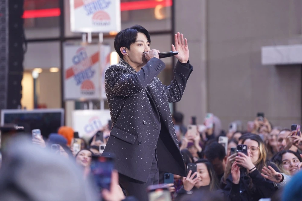 Jung Kook Fan Song Hits 200 Million Streams as BTS Reunites for Album and Tour