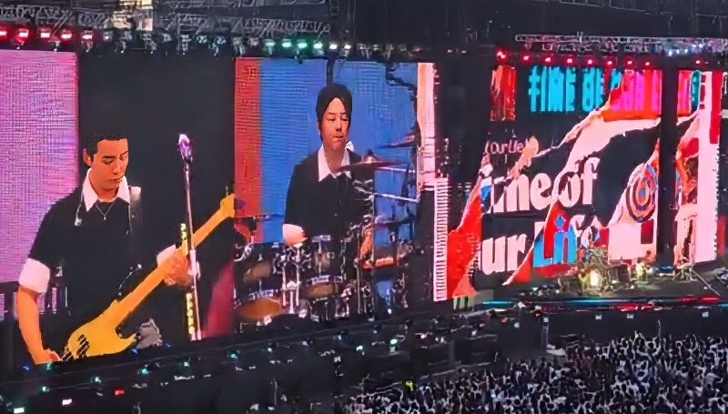 The stench was too much for fans - Kpop Echo - YouTube