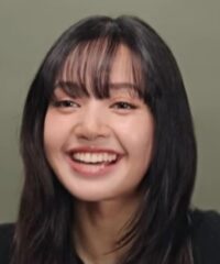 BLACKPINK's Lisa - ELLE - YouTube (1)