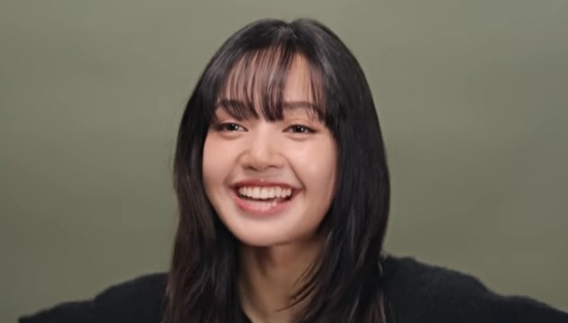 BLACKPINK's Lisa - ELLE - YouTube (1)
