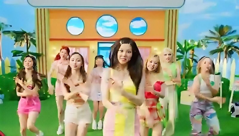 K-Pop girl groups - via MsMojo - YouTube