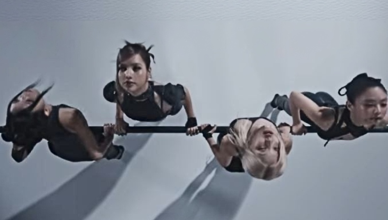 BLACKPINK in new GO video - YouTube