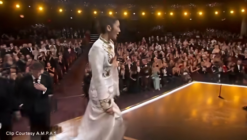 The audience went wild - ABC News - YouTube